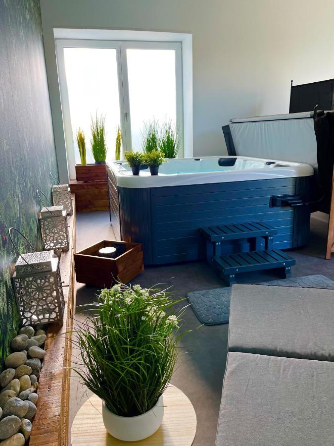 Le Manoir Des Haies Spa Les Champs-Géraux 외부 사진