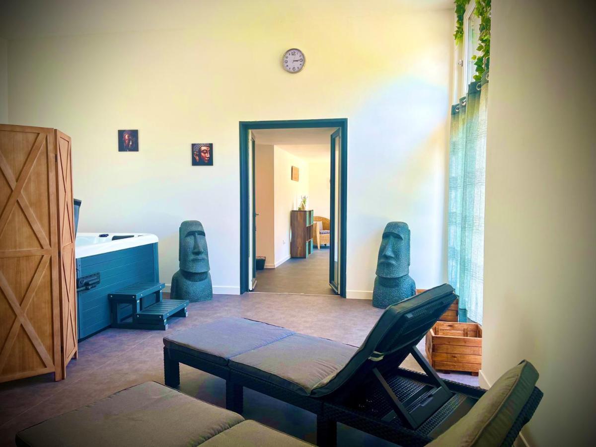 Le Manoir Des Haies Spa Les Champs-Géraux 외부 사진