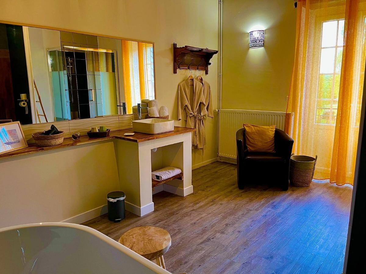 Le Manoir Des Haies Spa Les Champs-Géraux 외부 사진