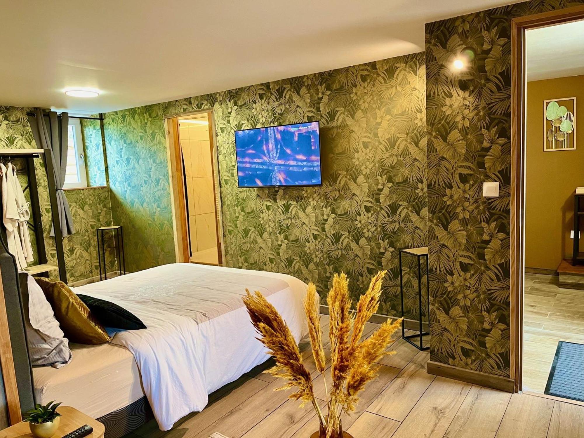 Le Manoir Des Haies Spa Les Champs-Géraux 외부 사진