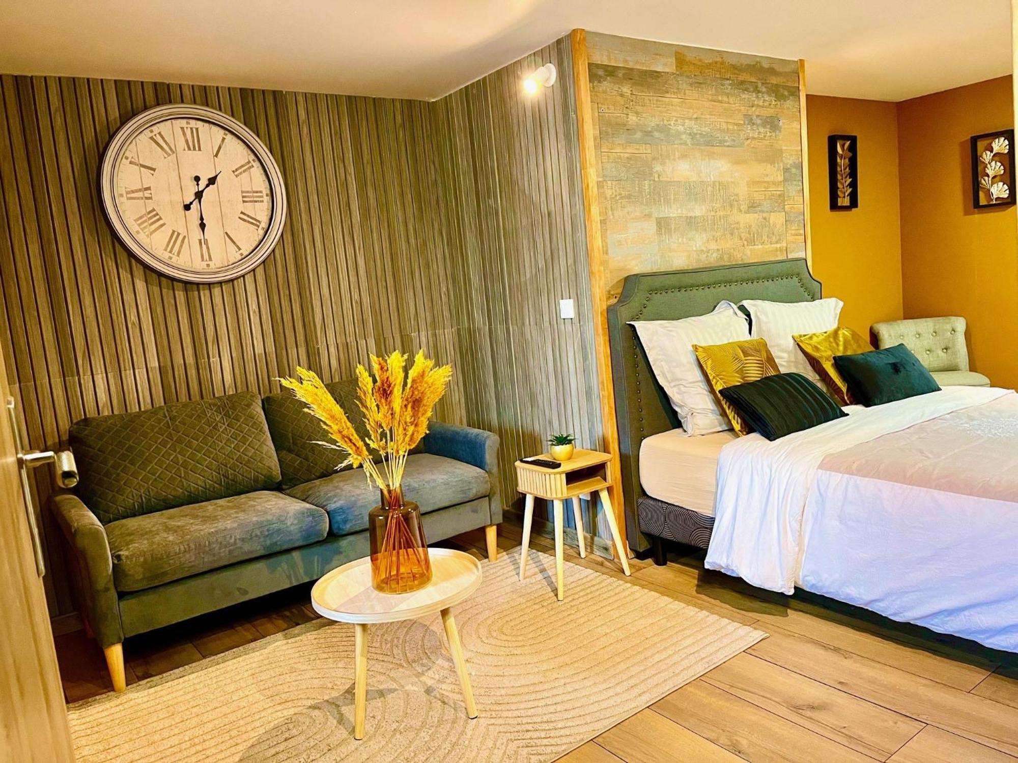 Le Manoir Des Haies Spa Les Champs-Géraux 외부 사진